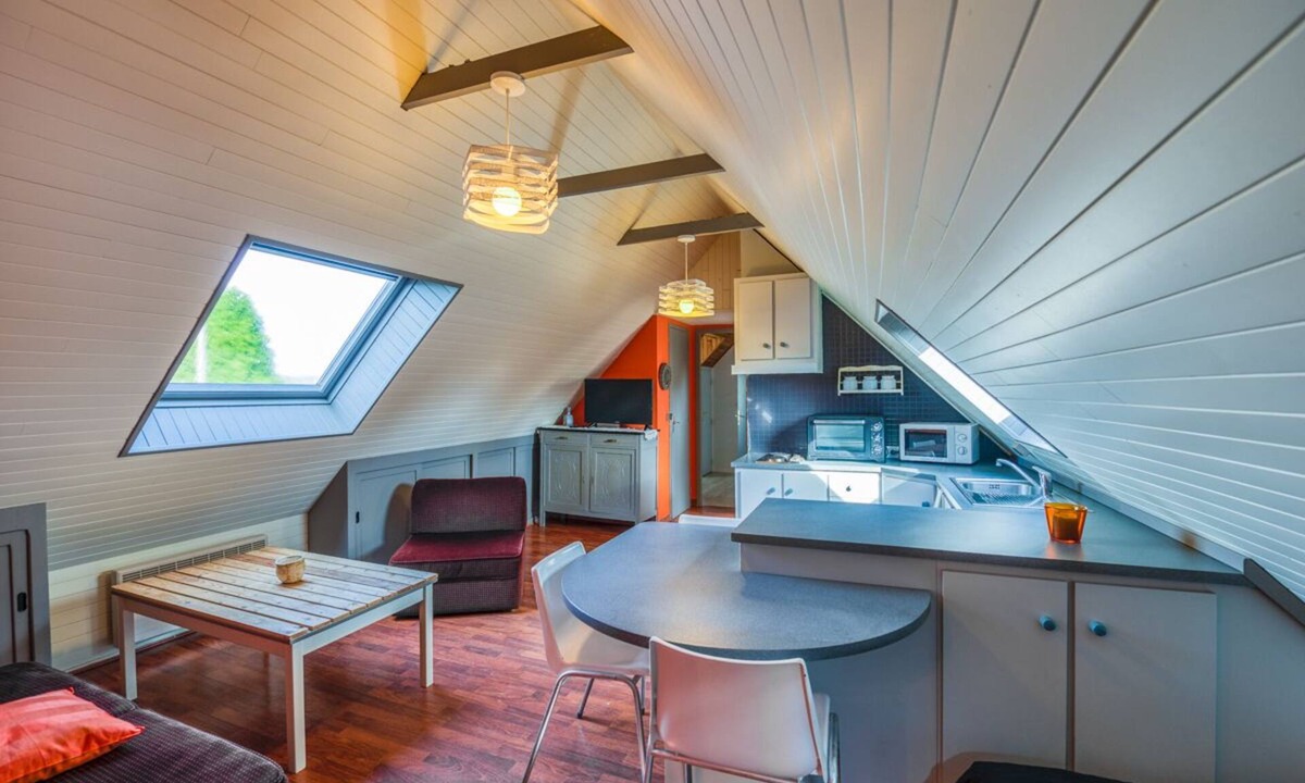 Plouegat-Moysan Apartment | Apartment for 2-3 people near Morlaix | Jacuzzi