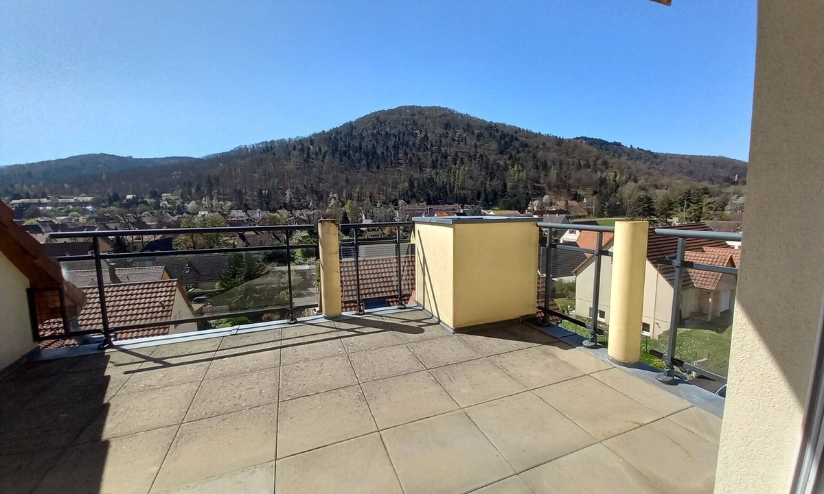 Kaysersberg Apartment | Apartment 130 m² - Panoramic view of the Vosges foothills and medieval KB