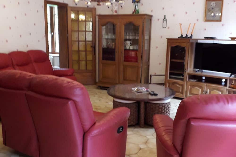 Plombieres-les-Bains Apartment | Apartment "La Petite Caille - 8" with Balcony and Wi-Fi