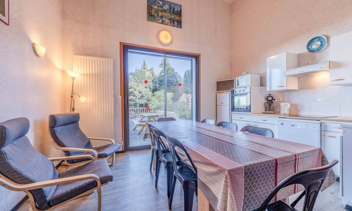 Montferrier Apartment | Apartment 'Framboise Les Monts D'olmes' with Mountain View and Private Terrace