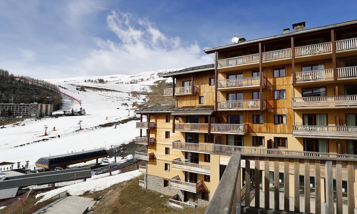 Orcieres-Merlette Apartment | Apartment in Orcières with Ski Slope Access