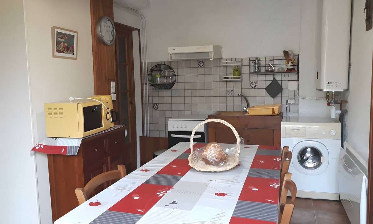 Lagarde Apartment | Apartment 'L'Appartement Du Moulin' with Private Terrace and Wi-Fi