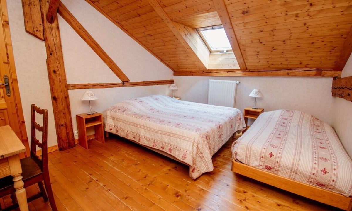 Les Hopitaux-Vieux Apartment | Apartment Le Suchet – La Grange Gîte in a Traditional Comtoise Farmhouse
