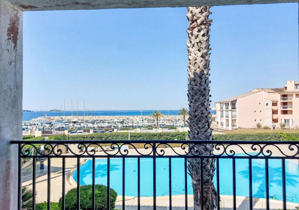 Six-Fours-les-Plages Apartment | Apartment Les Rivages de Coudoulière-2 by Interhome