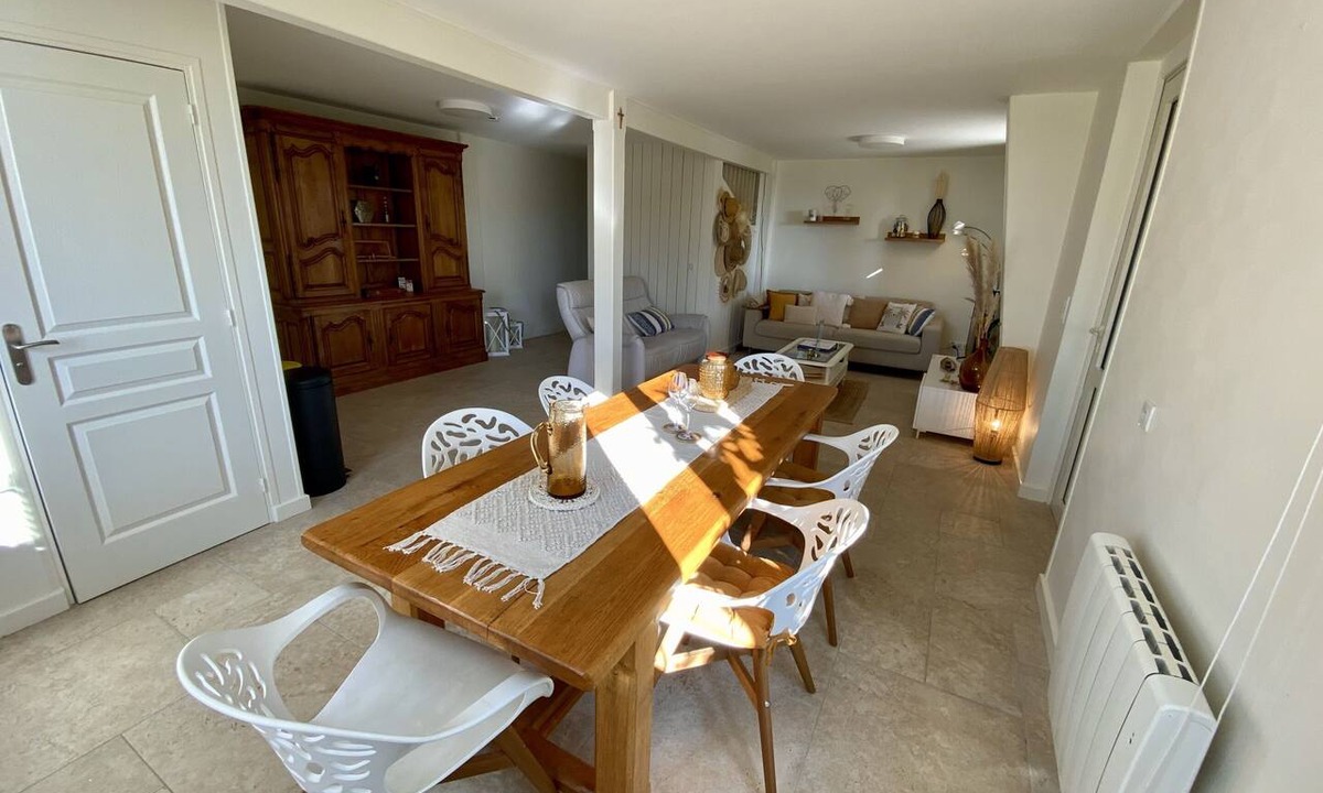 Cernay-les-Reims Apartment | Apartment-Panoramic-Ensuite with Shower-Countryside view