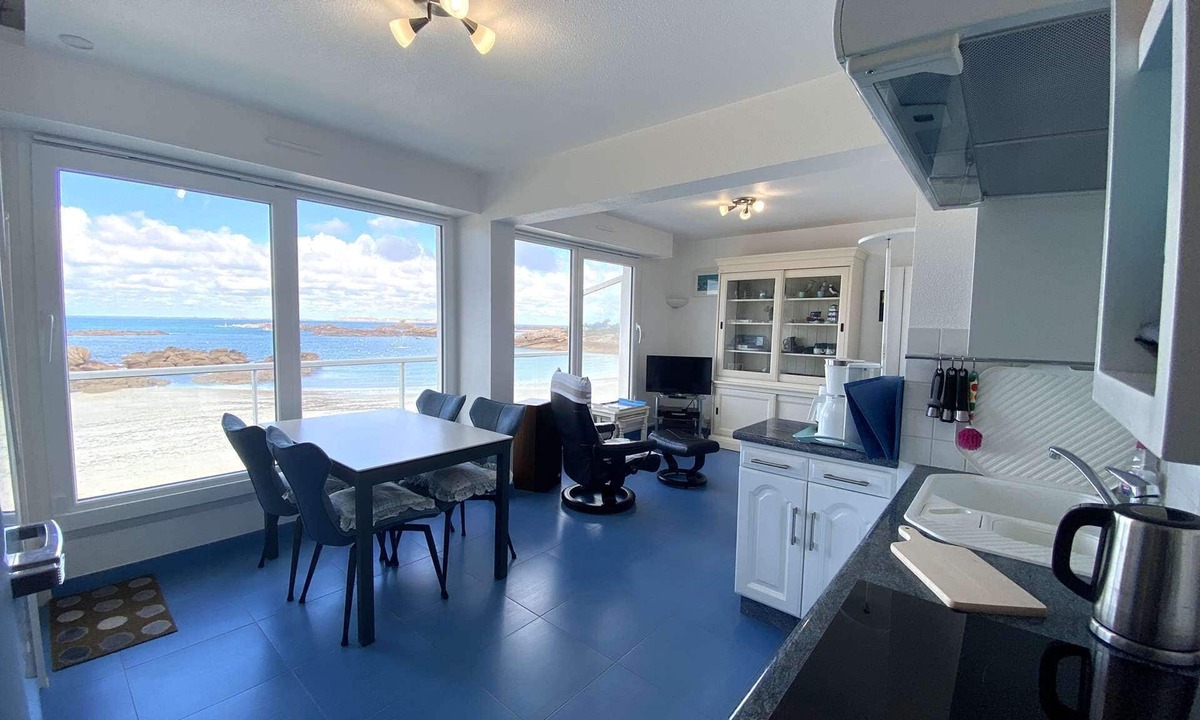 Tregastel Apartment | Apartment SEA VIEW and Grève Blanche beach TREGASTEL