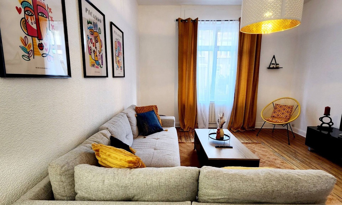 Thionville Apartment | Apartment-Superior-Private Bathroom-City view-Le coin des Artistes