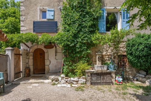 Valderoure Apartment | Appart Authentique et Confortable