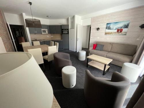 Eaux-Bonnes Apartment | Appartement à Gourette - 8 pers, piscine, animaux admis - FR-1-860-2