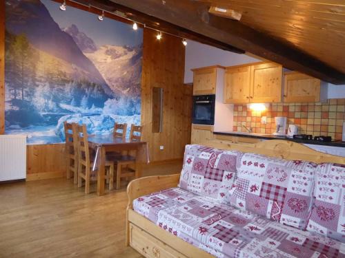 Champagny-en-Vanoise Apartment | Appartement 2 pièces avec parking, proche commerces et télécabine - FR-1-464-146