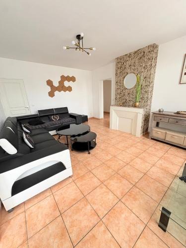 Saint-Florentin Apartment | Appartement 3 chambres spacieux et confortable