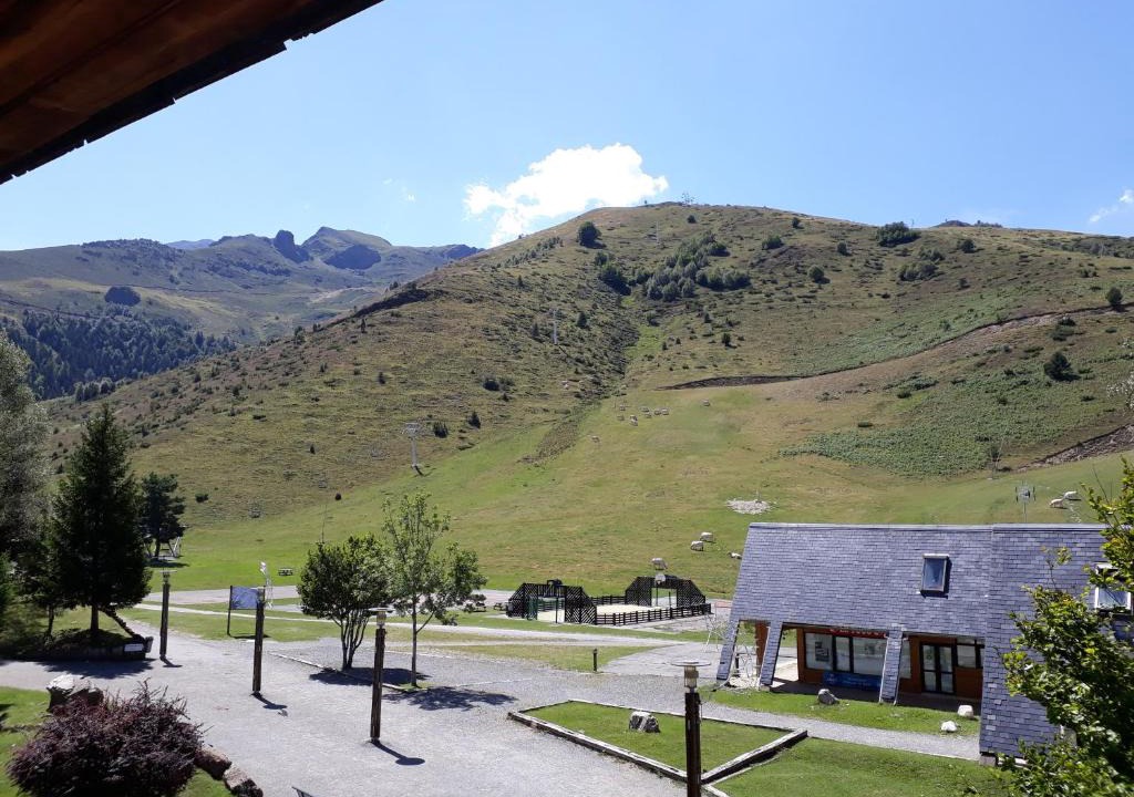 Genos Apartment | Appartement 4-5 personnes au pied des pistes de Val Louron