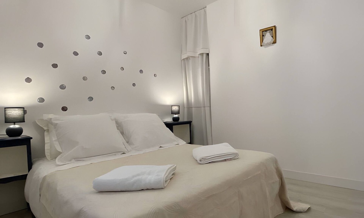 Porta Apartment | Appartement Campcardos – Comfortable Stay with Lake and Mountain Views