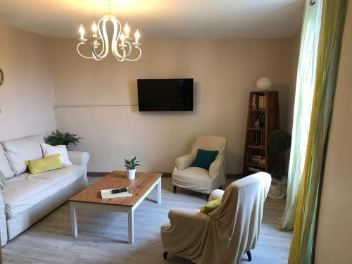 La Penne Apartment | Appartement coeur de village avec Cour