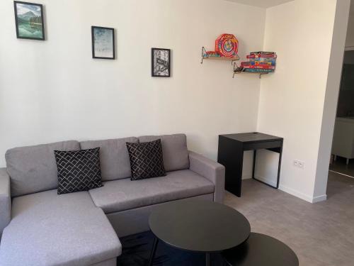 Mirande Apartment | Appartement entier plein centre MIRANDE
