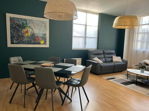 Chalons-en-Champagne Apartment | Appartement spacieux avec parking privé