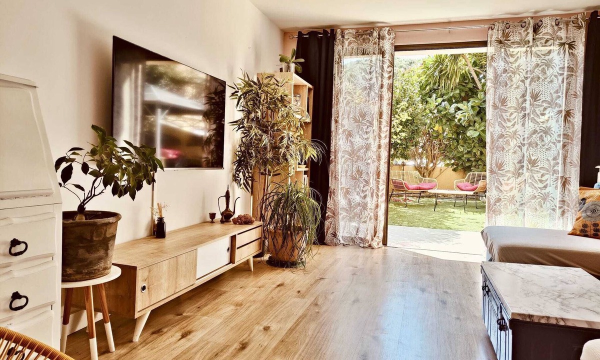Figarella Apartment | Appartement 3 chambres avec jardin à deux pas de la mer 🐬🪸