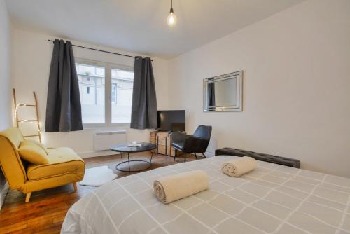 Saint Nicolas - Charles III - Ville vieille - Trois Maisons - Leopold Apartment | Appartement place Stanislas 1er