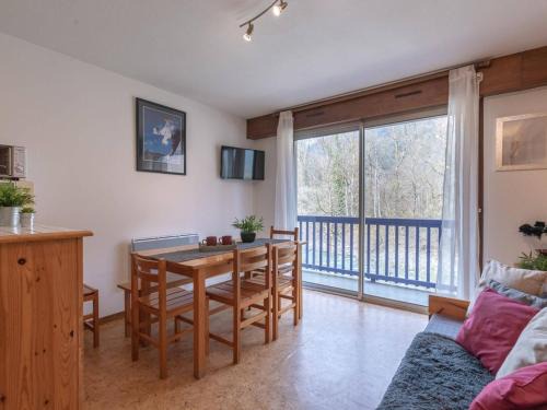 Vielle-Aure Apartment | Appartement près télécabine, animaux admis, parking inclus pour 4 personnes à Vielle Aure - FR-1-296-206