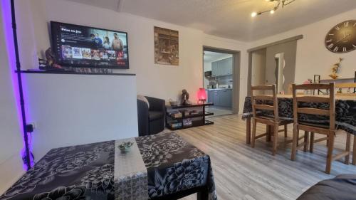 Rethel Apartment | Appartement Rethel - Netflix - Marc & cécile