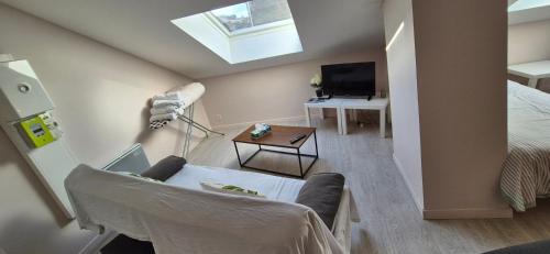 Epernay Apartment | Appartement spacieux proche centre, 2ᵉ étage sans ascenseur, without lift