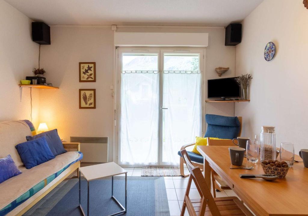 Esquieze-Sere Apartment | Appartement T3 Calme 6 Pers avec Jardin, Parking et Proche Ski - Esquièze-Sère - FR-1-402-98