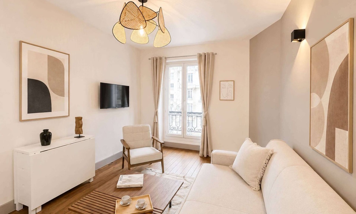 Chaillot Apartment | Arc de Triomphe stunning property with lift