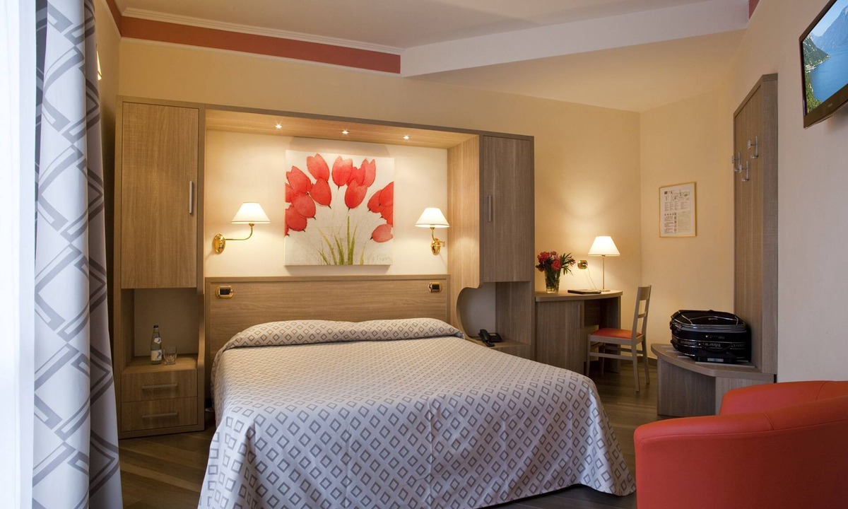 Gardola Hotel | Astra