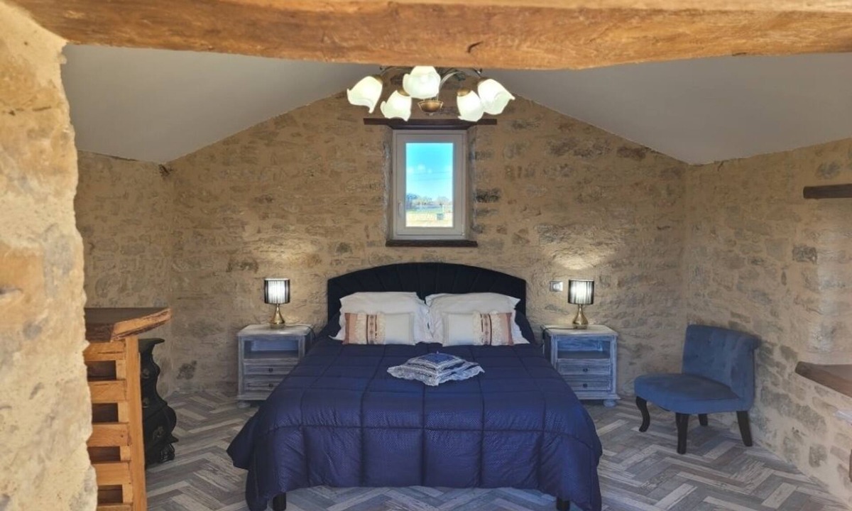 Figeac Bed & Breakfast | Atypical room