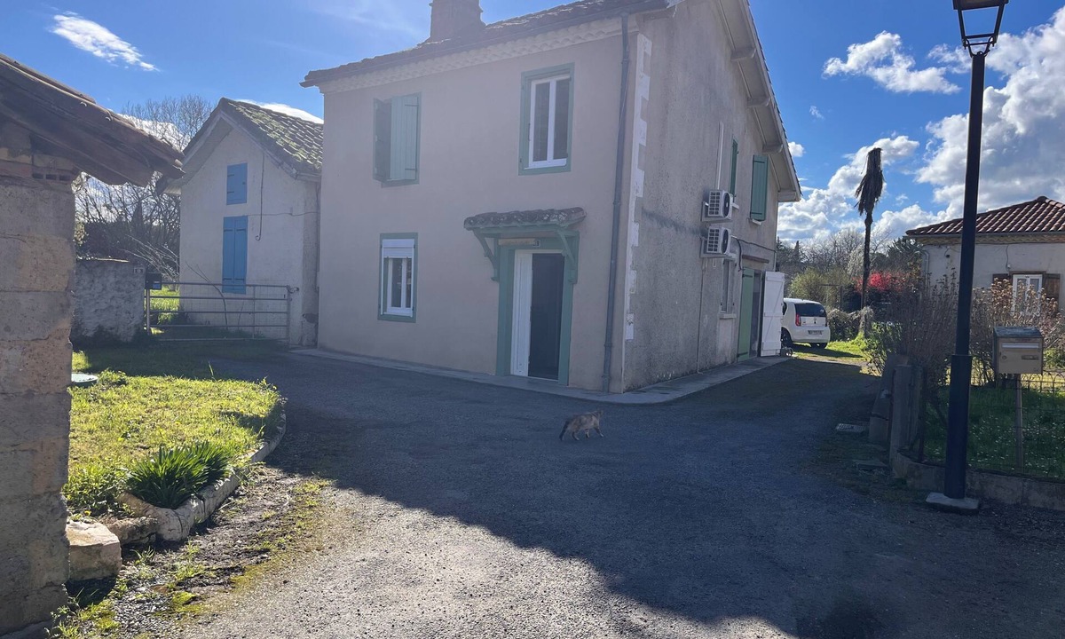 Masseube House | Au chat perche32, quiet renovated house with courtyard 5 minutes from shops