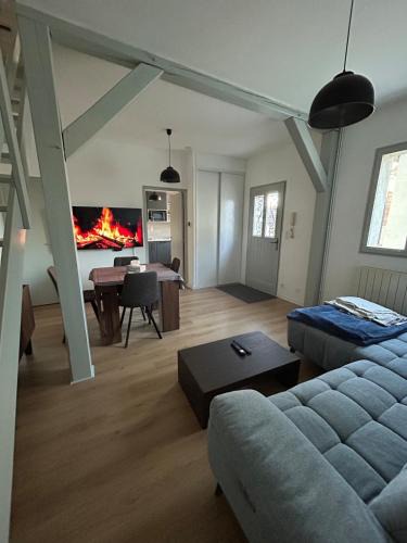 La Celle-sous-Gouzon Apartment | Au Repaire Maison cosy et terrasse