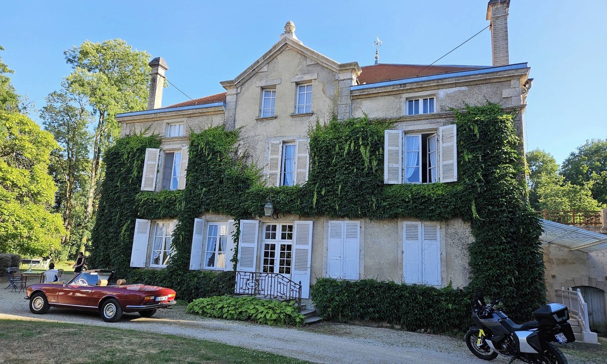Rachecourt-Suzemont House | Authentic manor house with beautiful, wooded park-14 sleeping places
