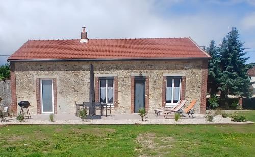 Montceaux-les-Provins House | Aux Hirondelles