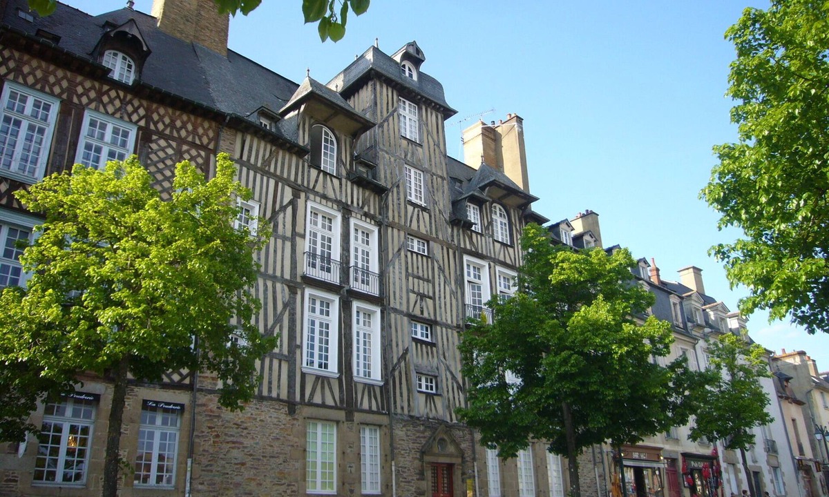 Combourg Hotel | B&B in Combourg, Brittany - touristic area St Malo /Dinan /Mont Saint Michel