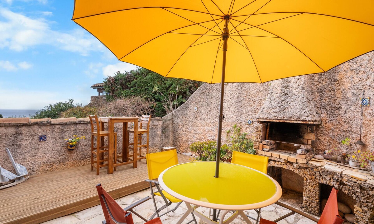 Carqueiranne House | Bastidon with Terrace and Sea Access in Carqueiranne