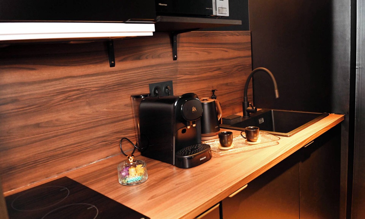 Verdun Apartment | Batroom - Batman Suite - Spa & Cinema Room