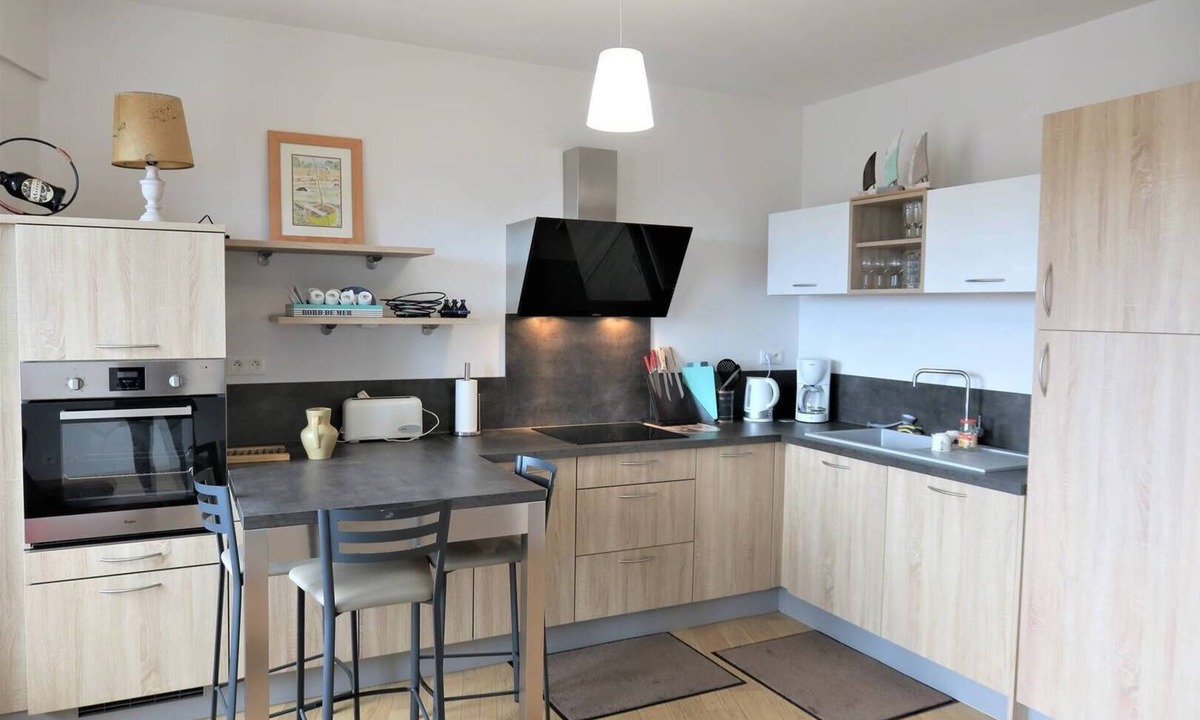 Perros-Guirec Apartment | Beautiful apartment with parking in the center of PERROS-GUIREC