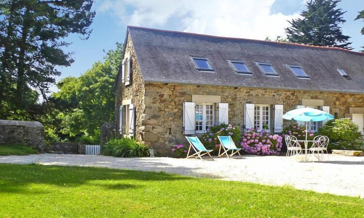 Plougrescant House | Beautiful country house on common property, Plougrescant