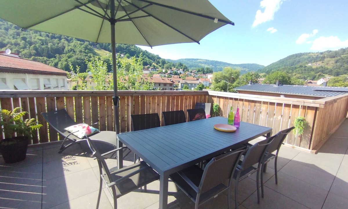 Travexin Apartment | Beautiful Family Cottage with Large Terrace, Master Suite – Beds Made & Cleaning Included