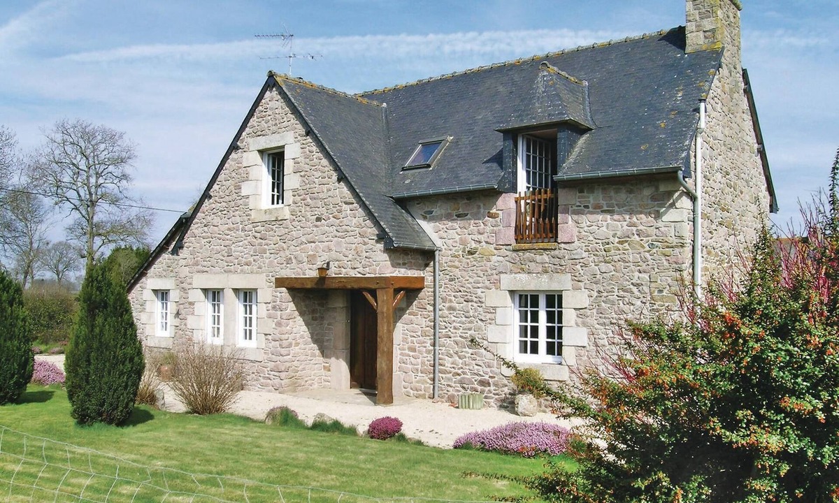 Quemper-Guezennec House | Beautiful home in Quemper Guézénnec