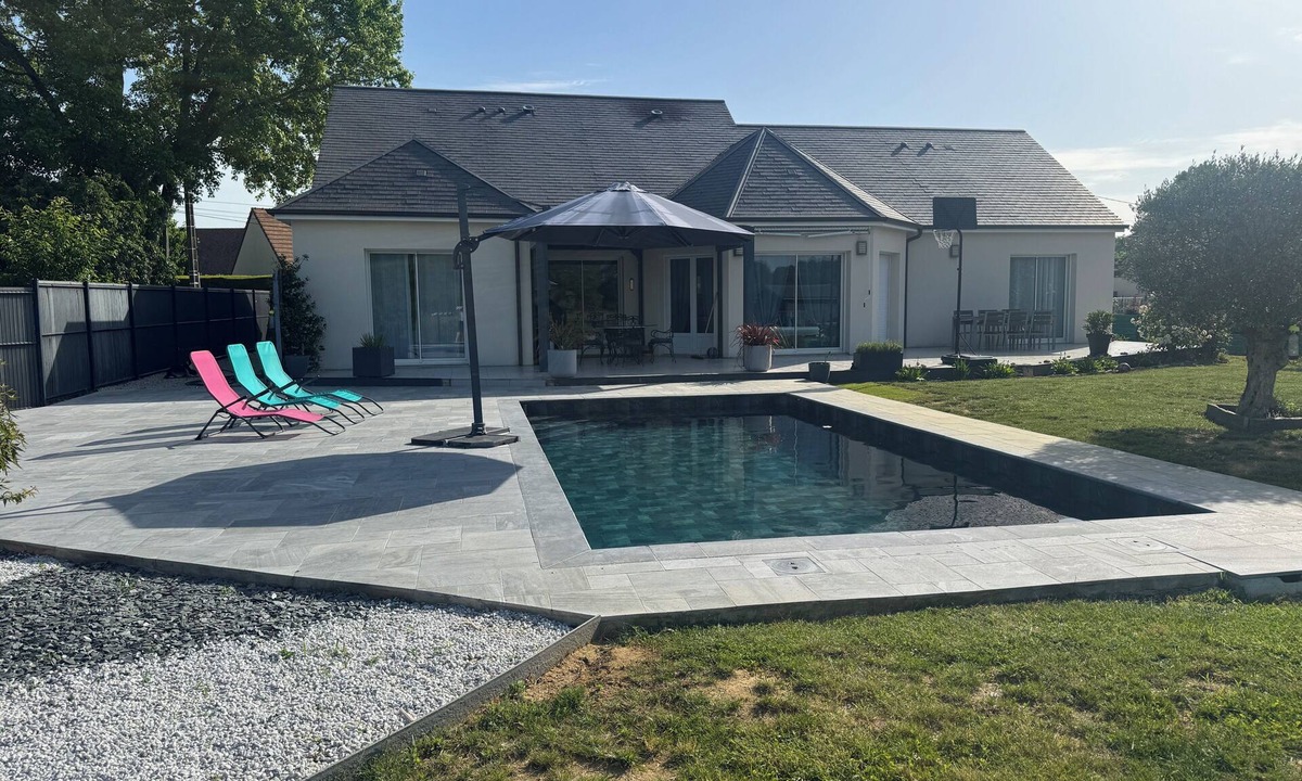 Ruaudin House | Beautiful house with swimming pool 5 minutes from the 24 Hours of Le Mans racetrack