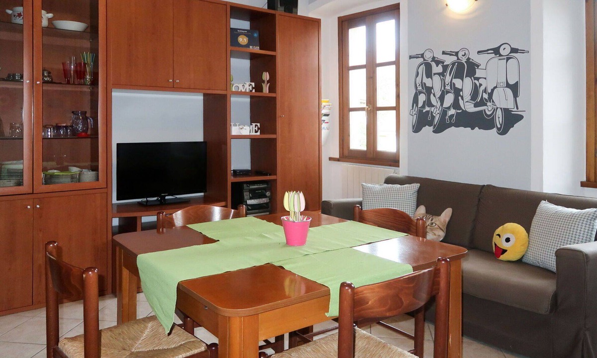 Intra Apartment | Beautiful apartment for 4 guests with WIFI, TV and pets allowed
