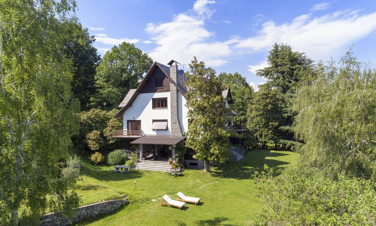 Montrigiasco Villa | Beautiful large villa amidst lush green nature! - Villa Tudor