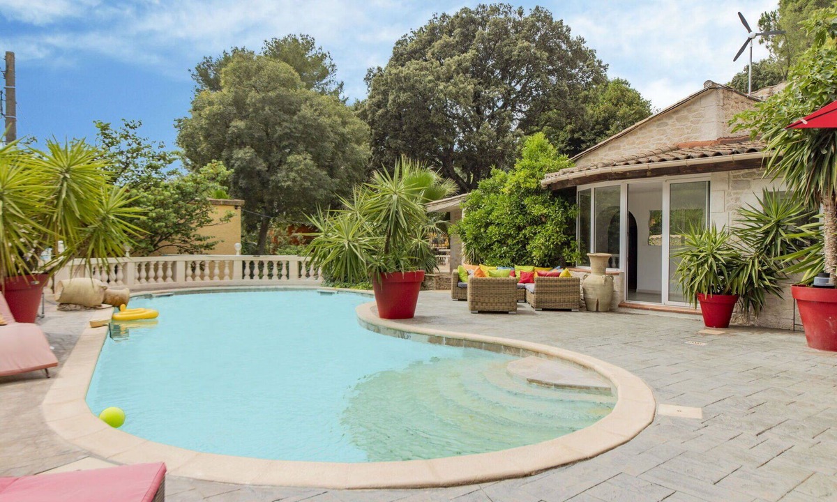 Les 3 Ponts Villa | Beautiful private villa with hot tub, WIFI, private pool, A/C, TV, terrace and pets allowed