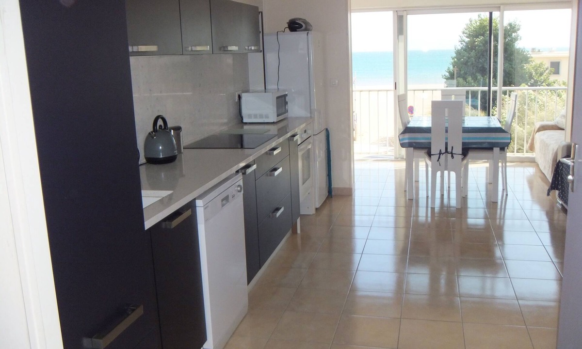 Valras-Plage Apartment | BEAUTIFUL T2 TERRACE APARTMENT FACING THE SEA XXL VIEW