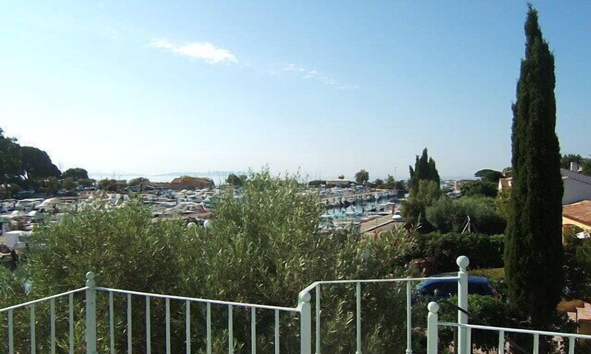 Miramar Villa | BEAUTIFUL VILLA T4 Sea view/sleeps 8 ideal for friends/family Nice amenities