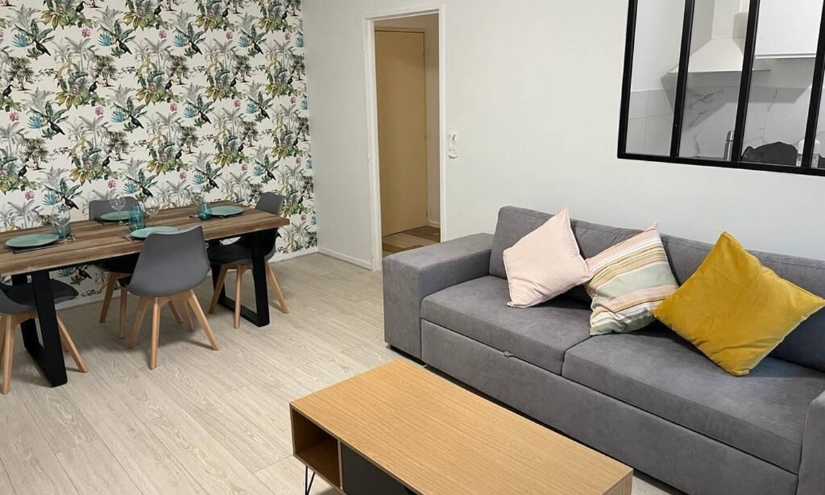 Devant-les-Ponts Apartment | Bel Appart Le Rousseau in Metz parking + free wifi + close to amenities