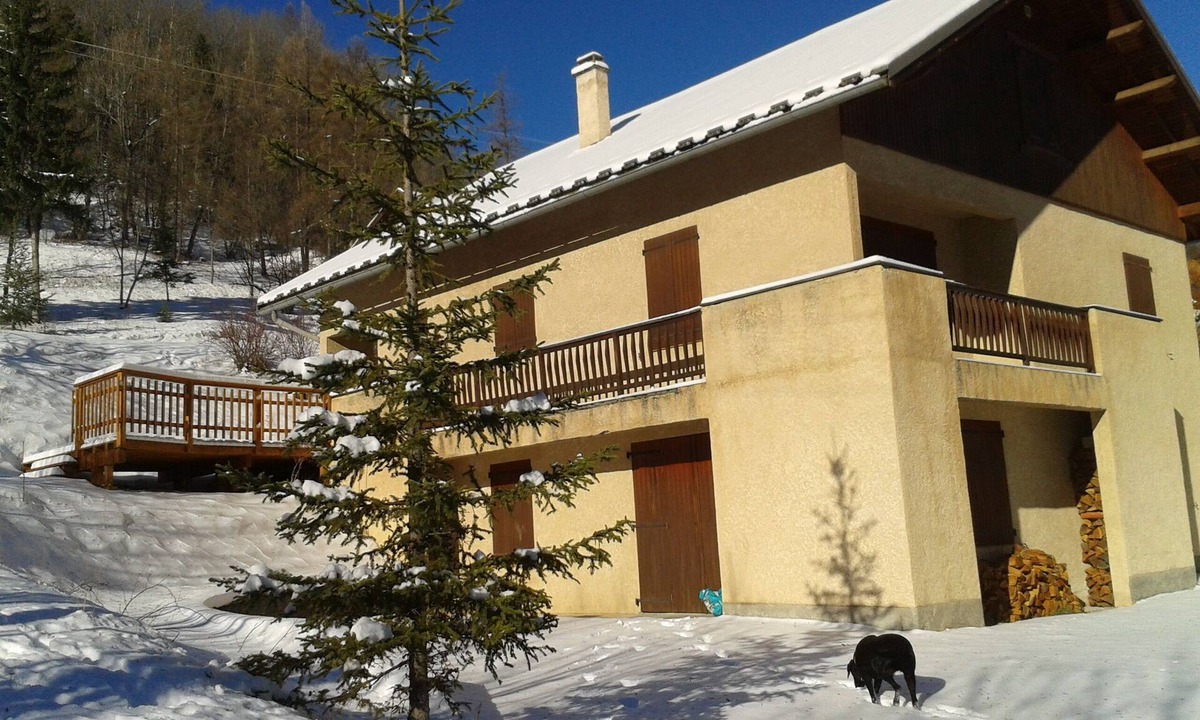 Villars-Colmars Apartment | Bel Appartement Rénové Dans Chalet, Très Spacieux 120 m2, Confortable ,convivial