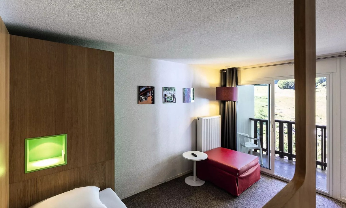 Eaux-Bonnes Hotel | Belambra Clubs Gourette - Lou Sarri - Half board - Classic Accommodation 1 Bedroom 2 Adults with balcony