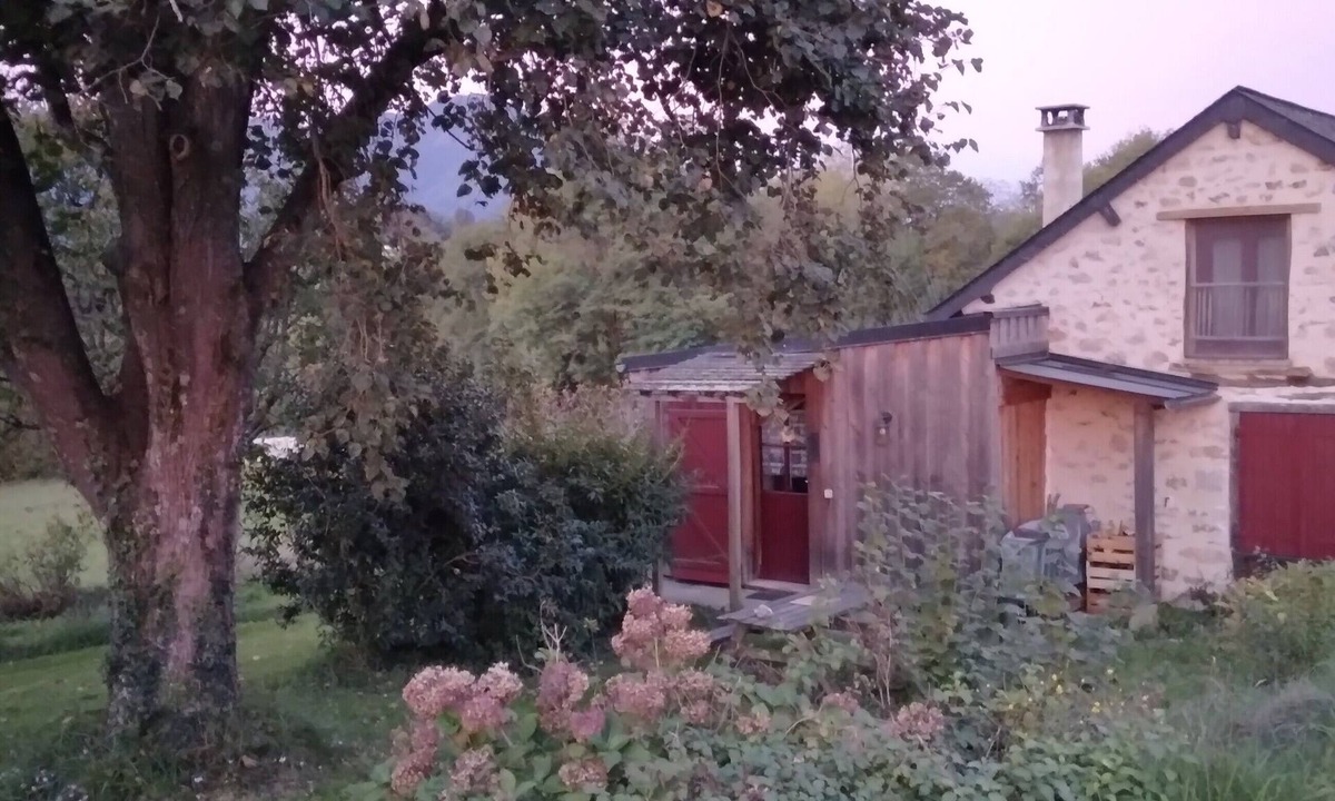Peyrouse House | Bergerie Du Paillès with Views of the Pyrenees